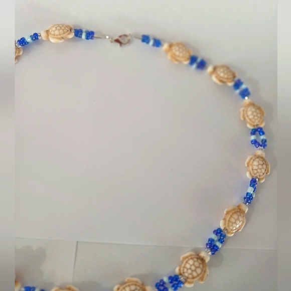 Handcrafted HOWLITE Tuquoise Turtle Necklace - Picture 3 of 4